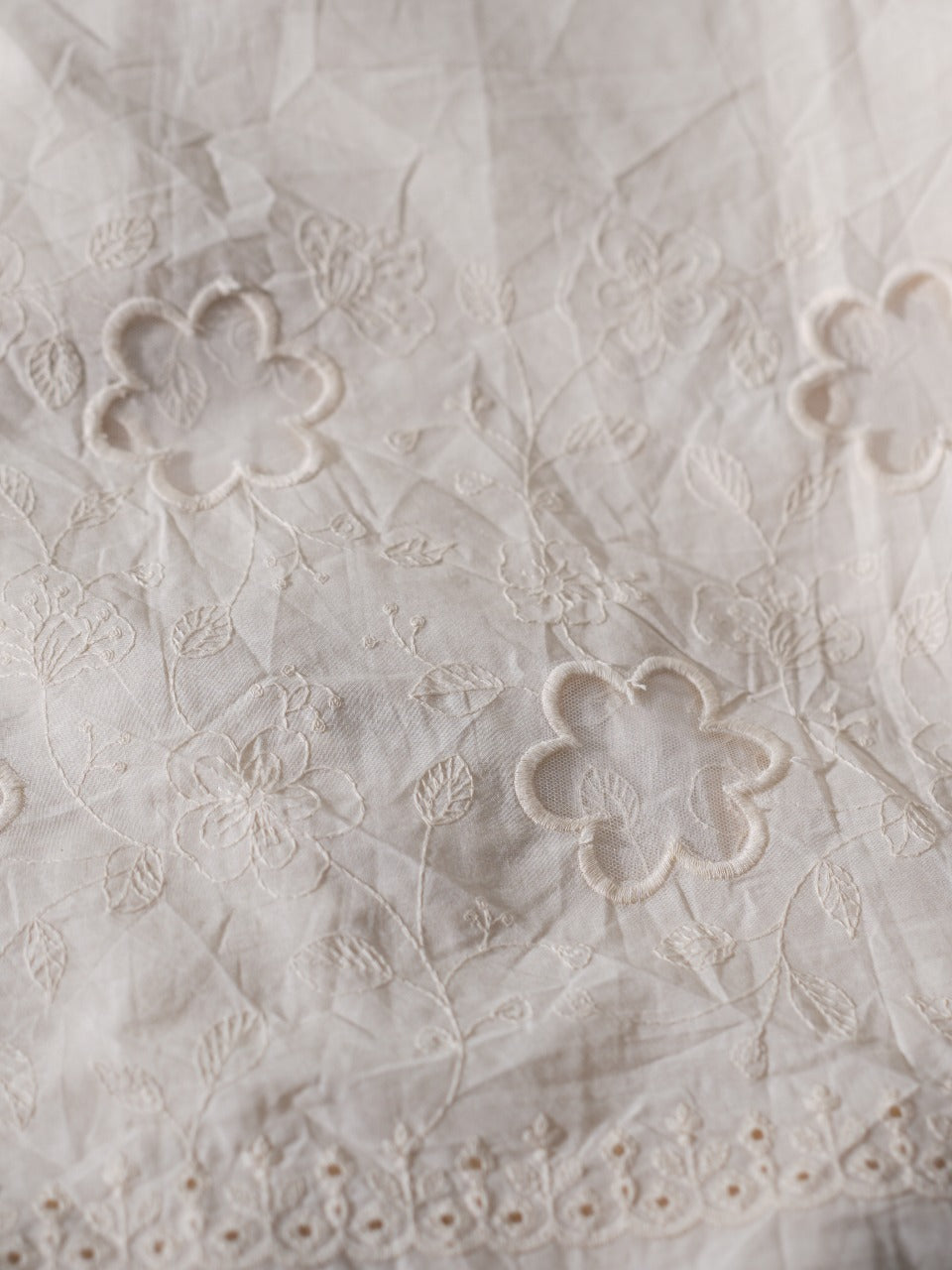 Applique Work TRF2747