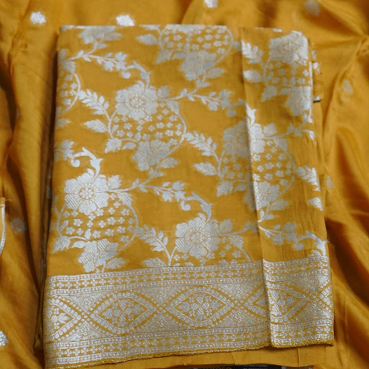 Semi-Banarasi TSS3814