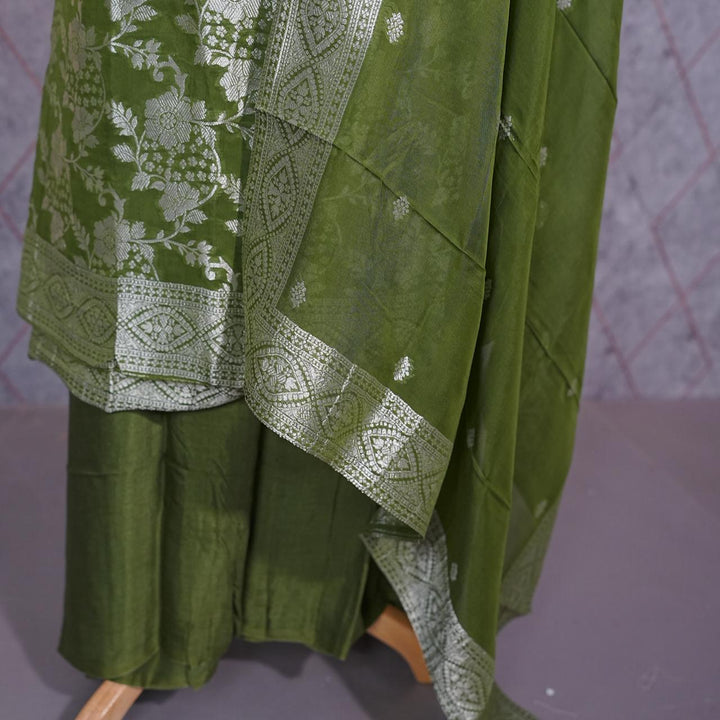 Semi-Banarasi TSS3814