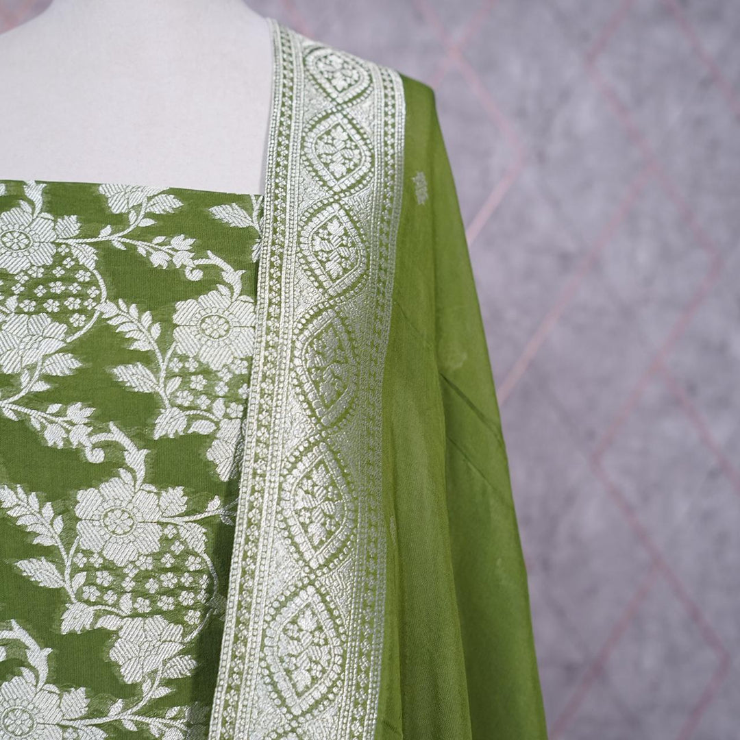 Semi-Banarasi TSS3814