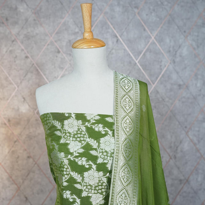 Semi-Banarasi TSS3814