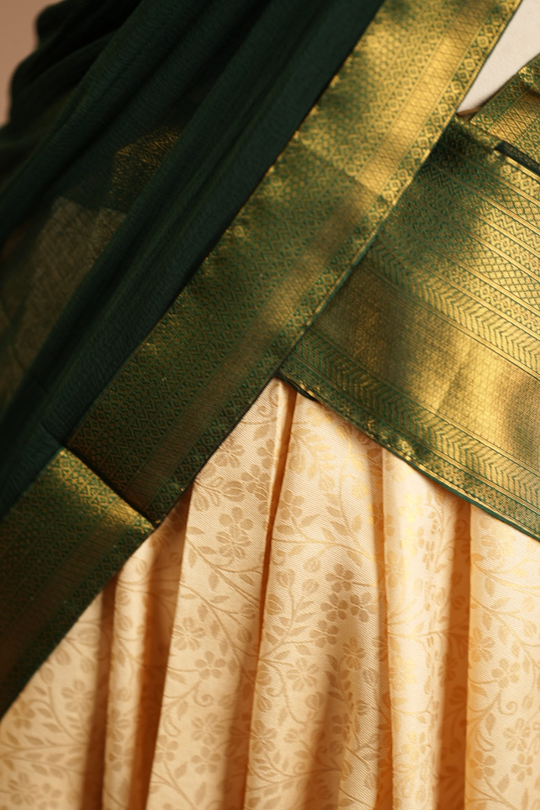 Semi- Silk Un Stitched Dhawani TDN4515 Metalic Green