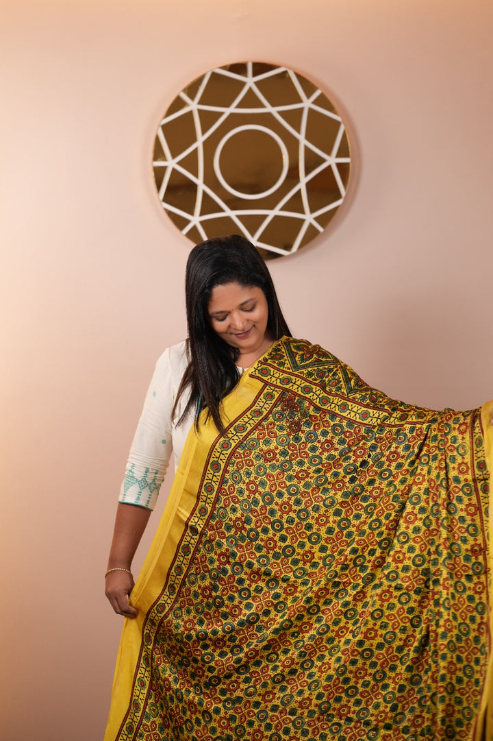 Modal Saree TSA5111