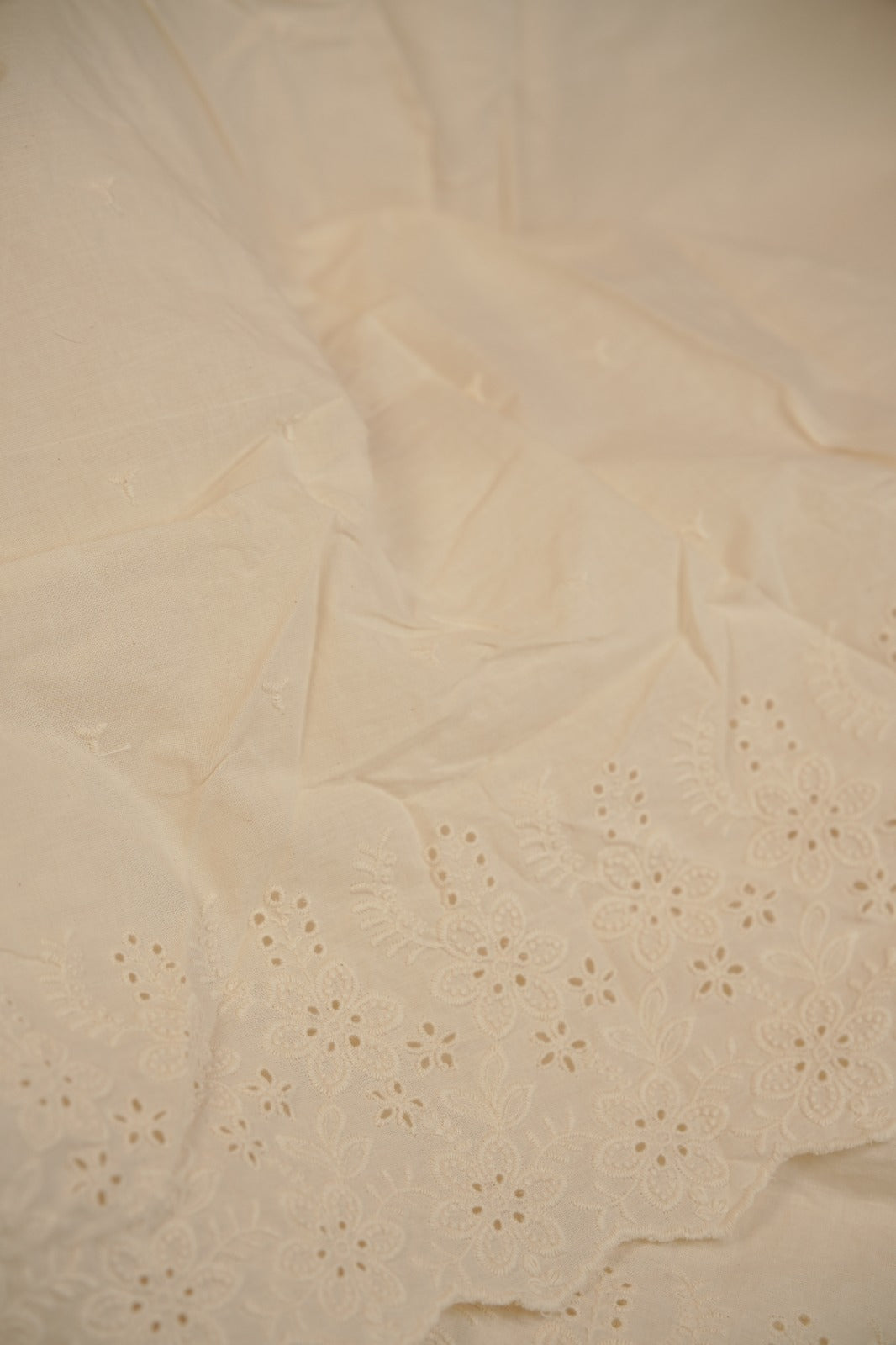 Cambric Cotton Material TRF5846